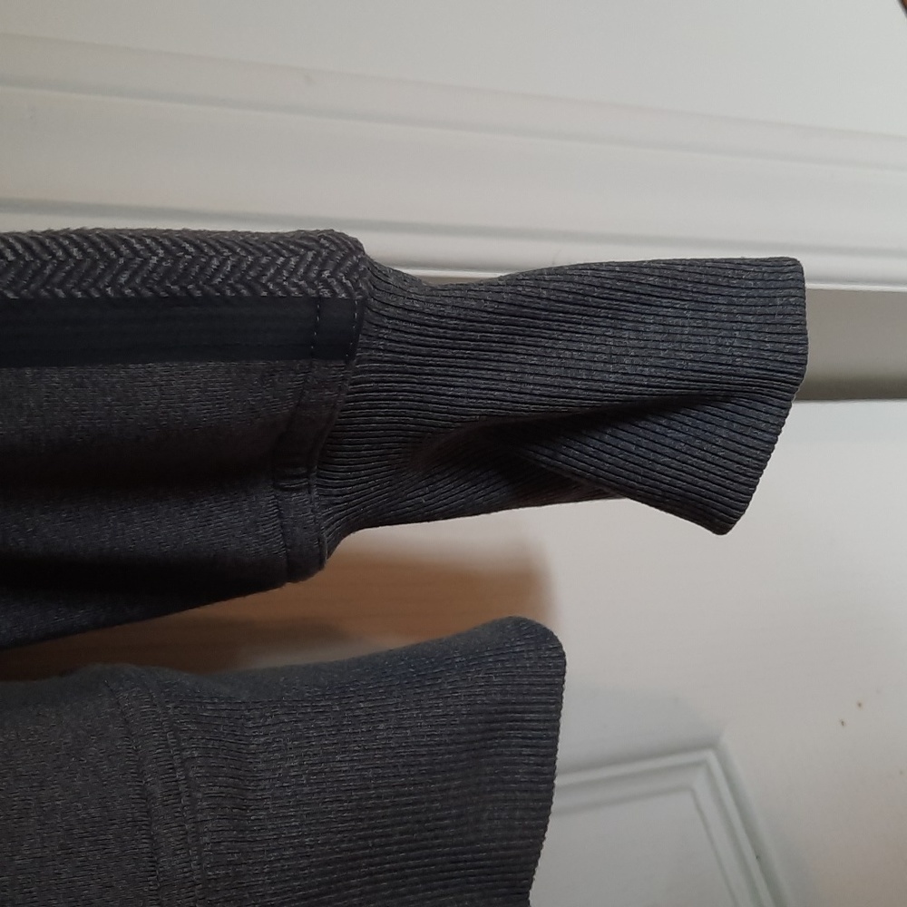 Men's workout jacket. - Picture 5 of 6